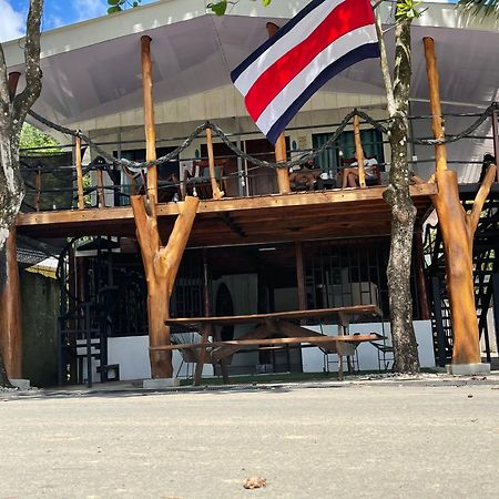 Uvita Pirates Hostel Екстериор снимка