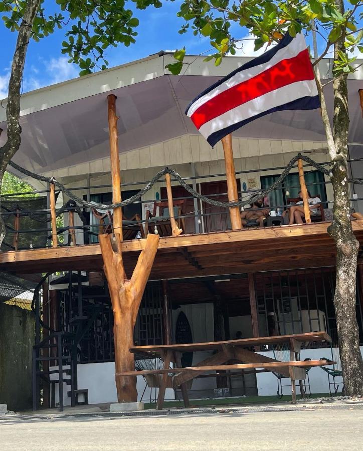 Uvita Pirates Hostel Екстериор снимка