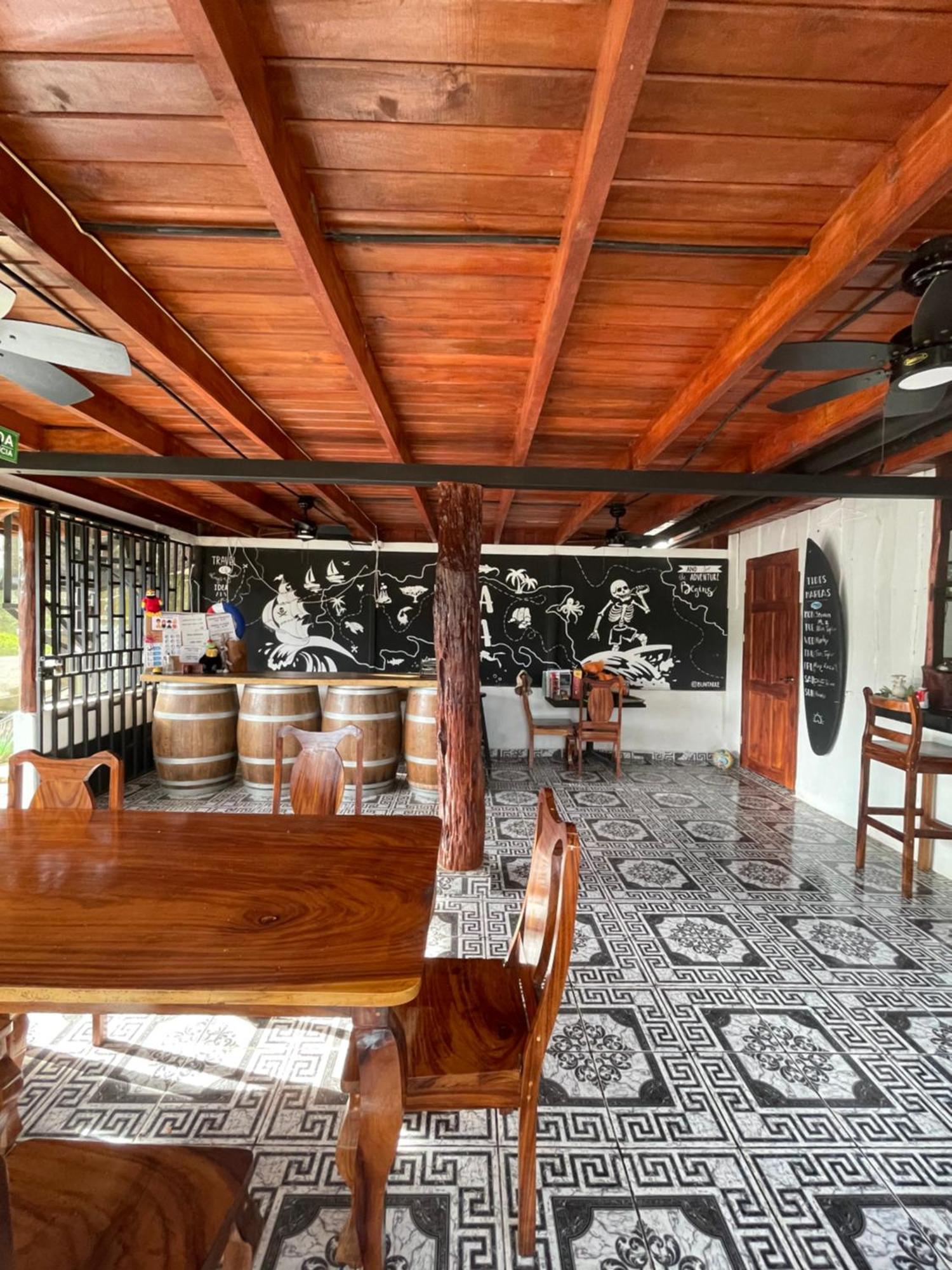 Uvita Pirates Hostel Екстериор снимка