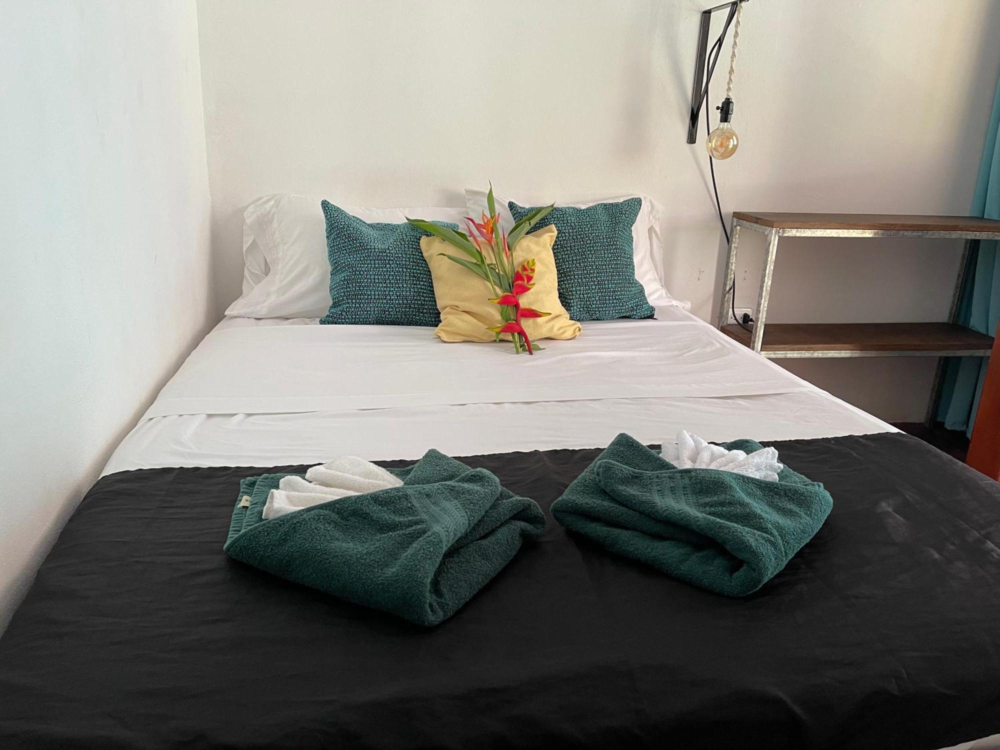 Uvita Pirates Hostel Екстериор снимка